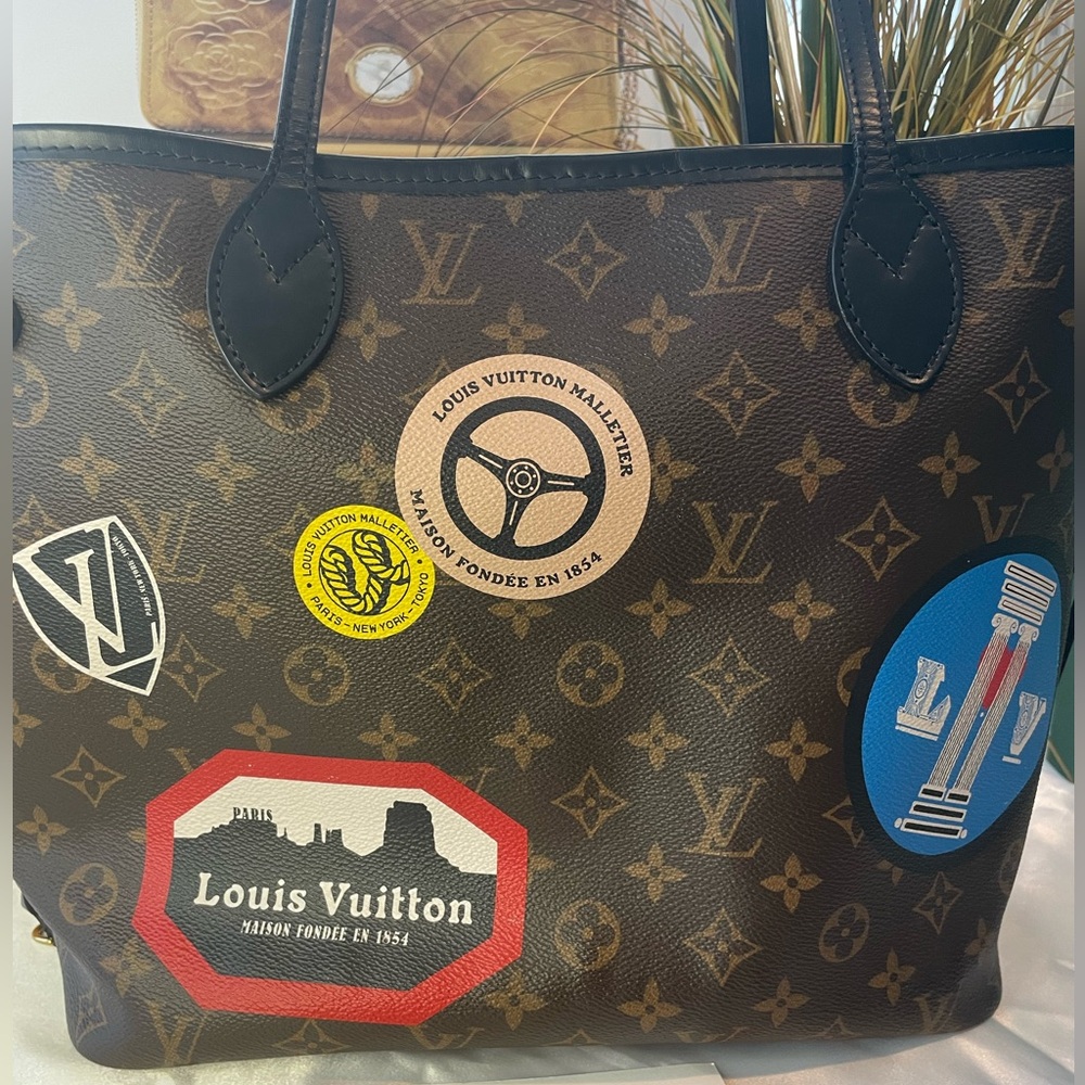 LV Neverfull MM World Tour Paris (Limited Edition)